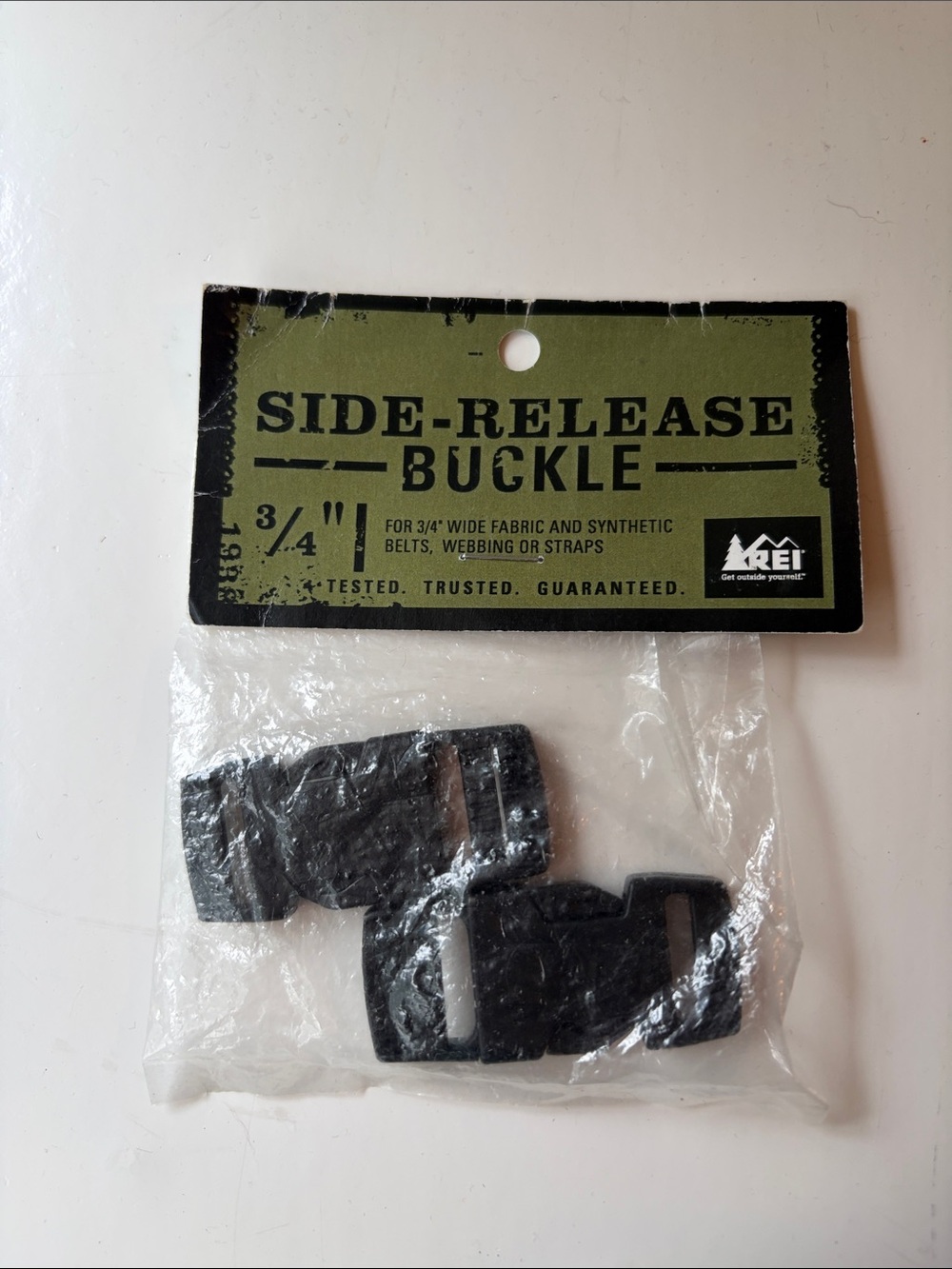 REI Black Side-Release Buckles Set